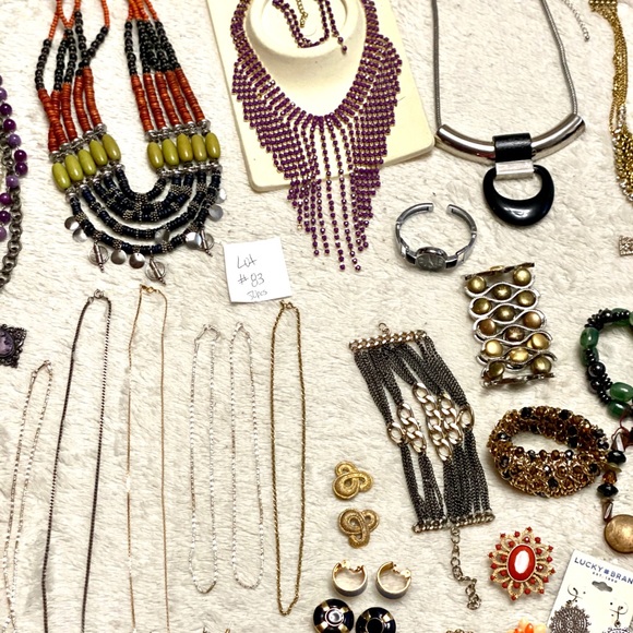 Lot of 50pcs Vintage to Now Jewelry - Picture 8 of 8